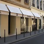 Chic Studio In Pariss 8Th Arrondissement With Balcony
