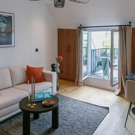 Apartment Chic In Pariss 8th Arrondissement With Balcony Paris