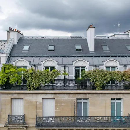 Chic In Pariss 8th Arrondissement With Balcony Parigi